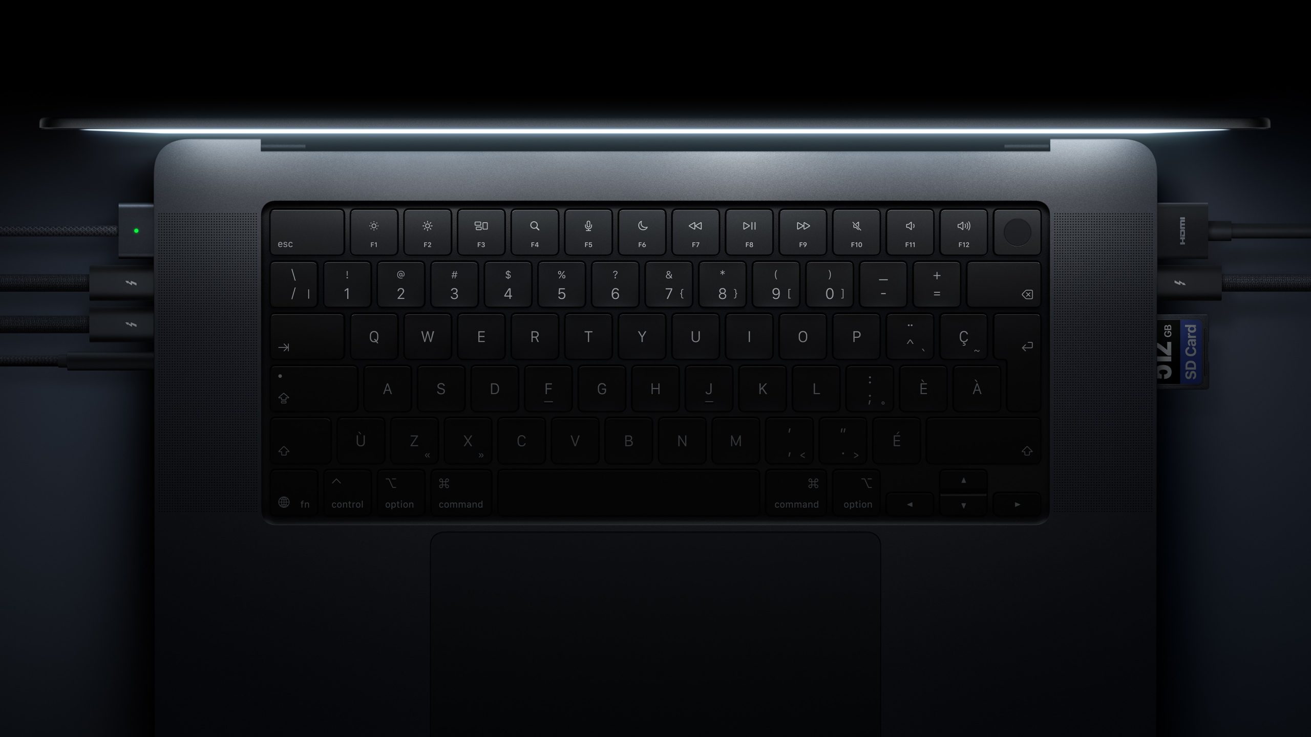 Apple MacBook Pro with PROLED XDR Display connectivity scaled